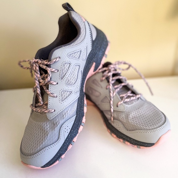 Skechers Run Trail Memory Foam Sneakers size 8 - Picture 1 of 7